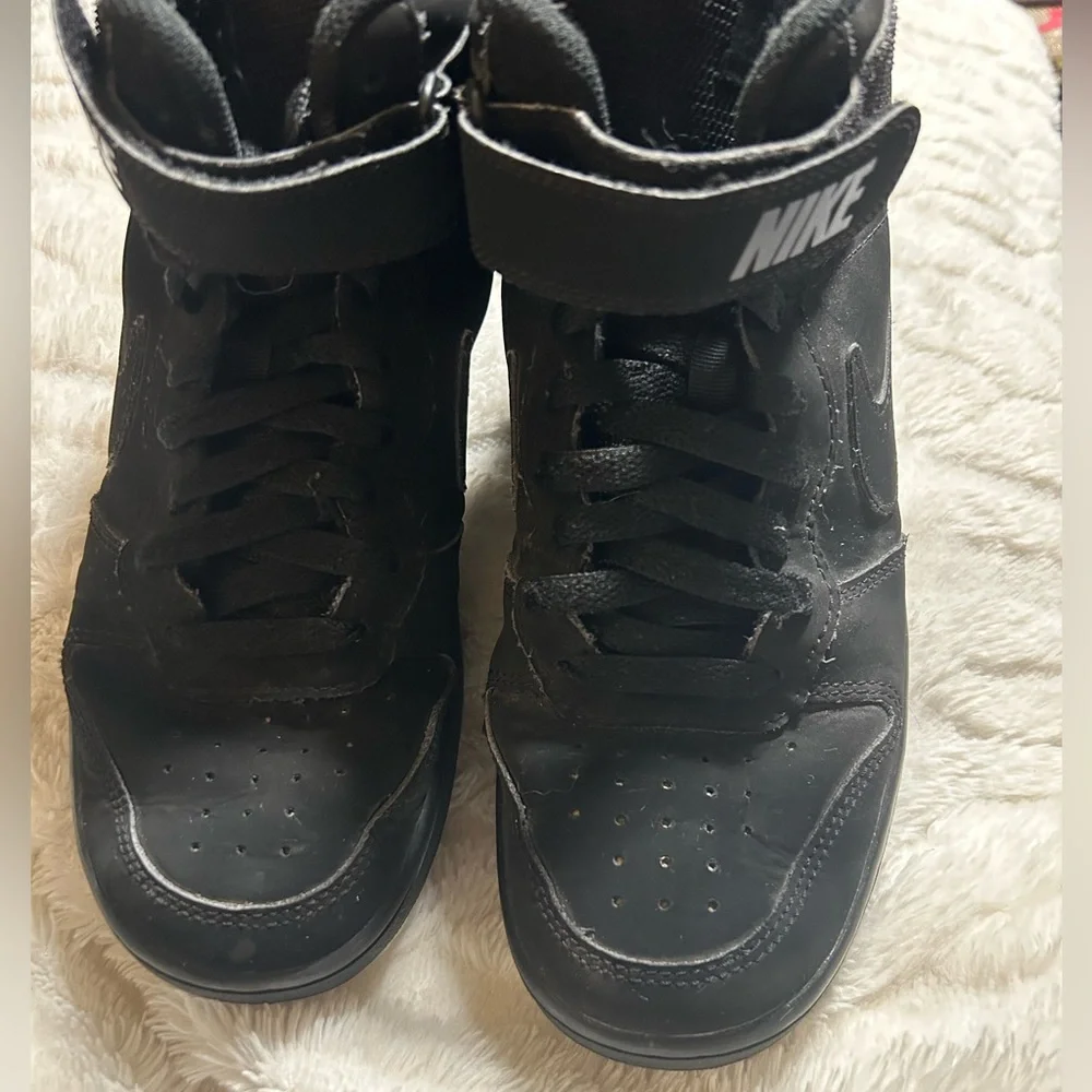 Nike Men's Black High-Top Sneakers with Strap